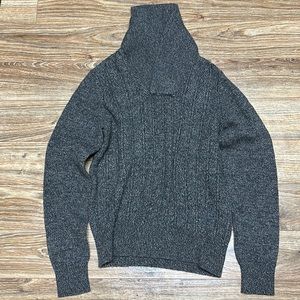 Mens Banana Republic Spec/Gray Scarf Sweater Collar. Size Small.